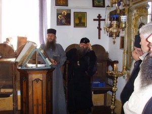В храме первого русского скита Ксилургу
